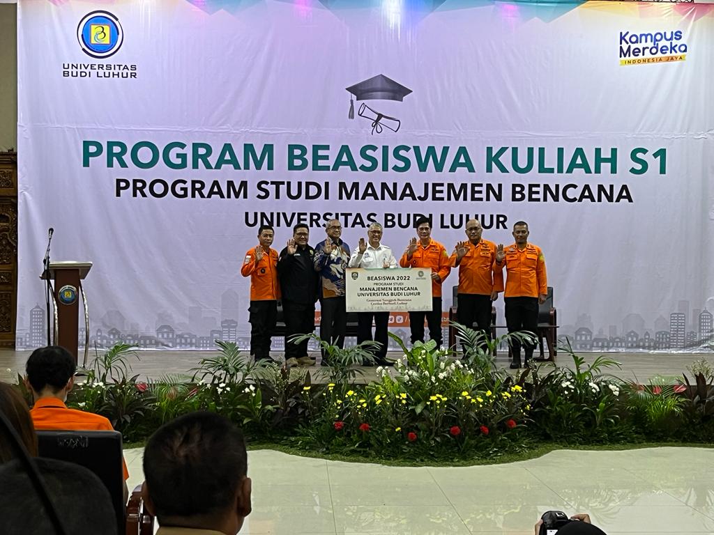 Acara Program Beasiswa Kuliah S1 Program Studi Manajemen Bencana Universitas Budi Luhur di Jakarta, Rabu (31/8).  