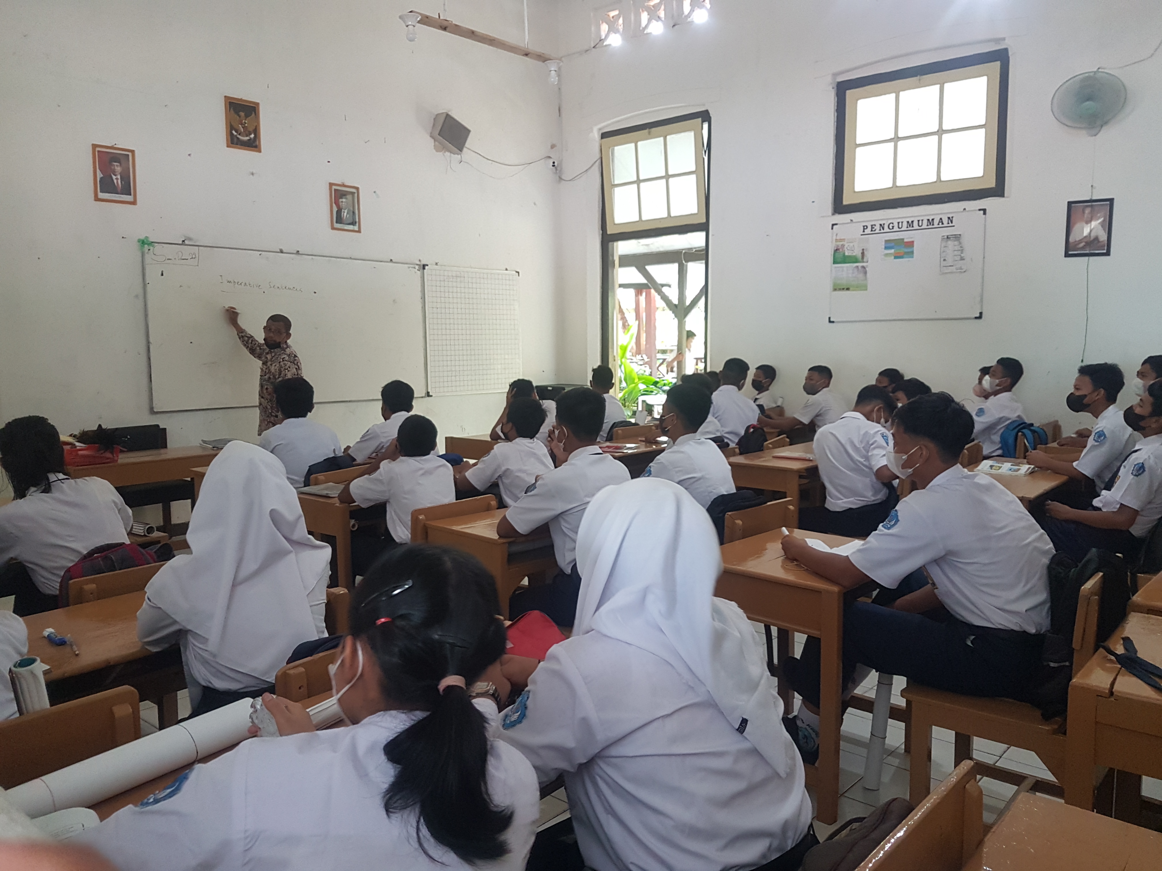 Suasana pembelajaran di salah satu sekolah negeri.