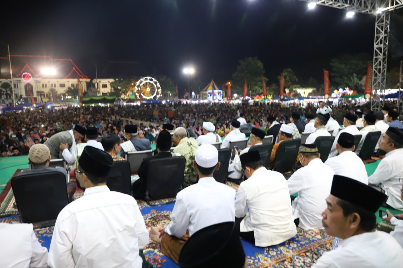 Ribuan jemaah sedang mengikuti tausiyah kebangsaan di Kabupaten Tuban, Jawa Timur, beberapa waktu lalu.