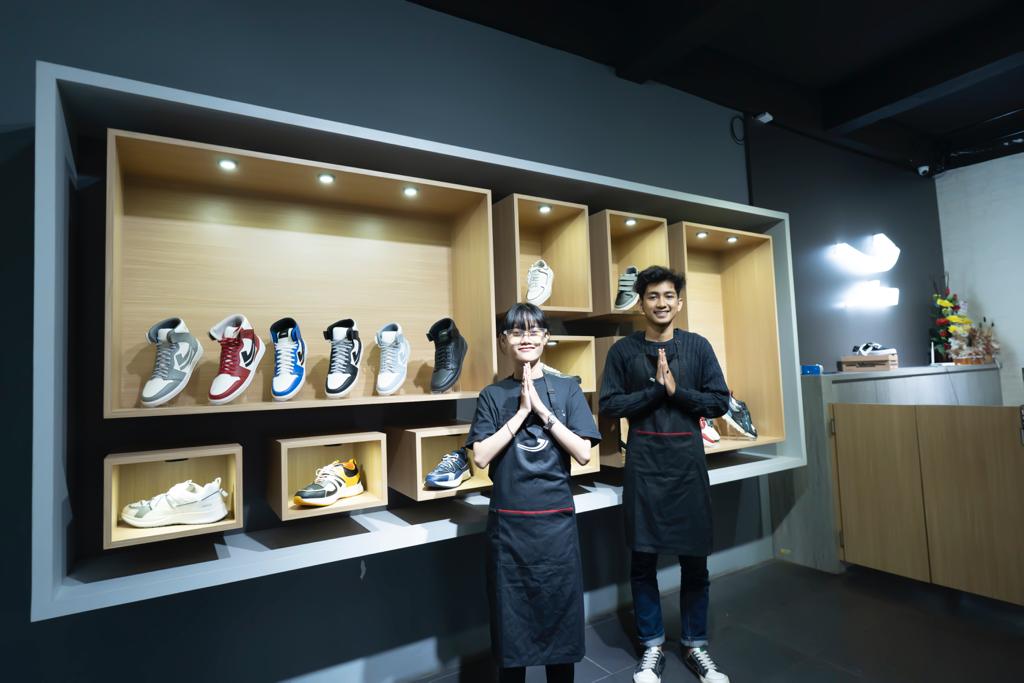 Sepatu Johnson Indonesia