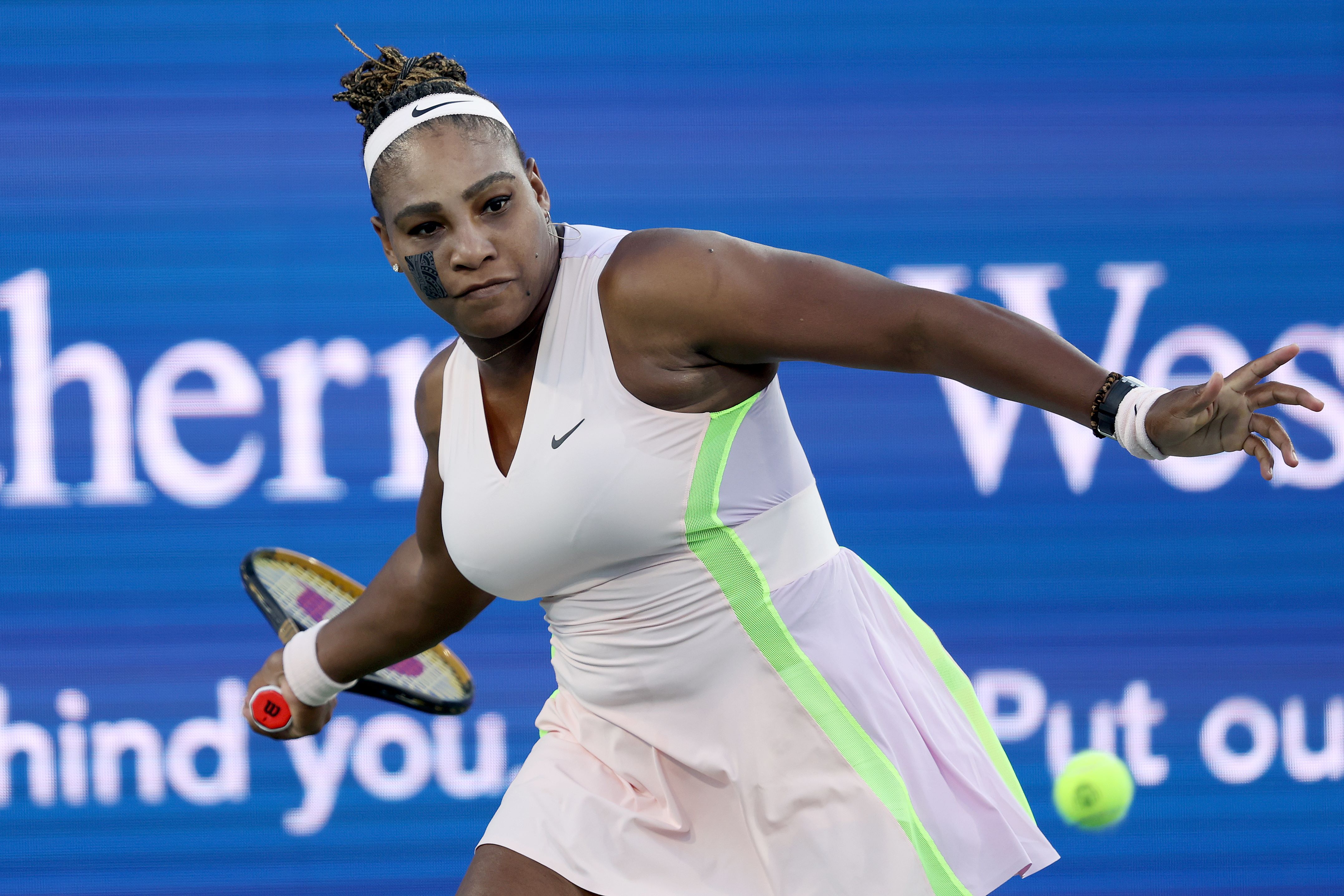Serena Williams Disingkirkan Emma Raducanu di Putaran Pertama Cincinnati Masters