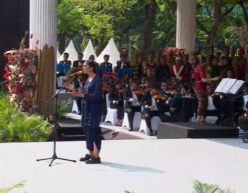 Dere nyanyikan Rayuan Pulau Kelapa di Upacara Peringatan Detik-Detik Proklamasi Kemerdekaan Republik Indonesia 2022.