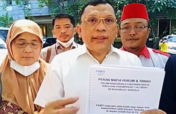Ketua Forum Korban Mafia Tanah Indonesia (FKMTI) SK Budiardjo