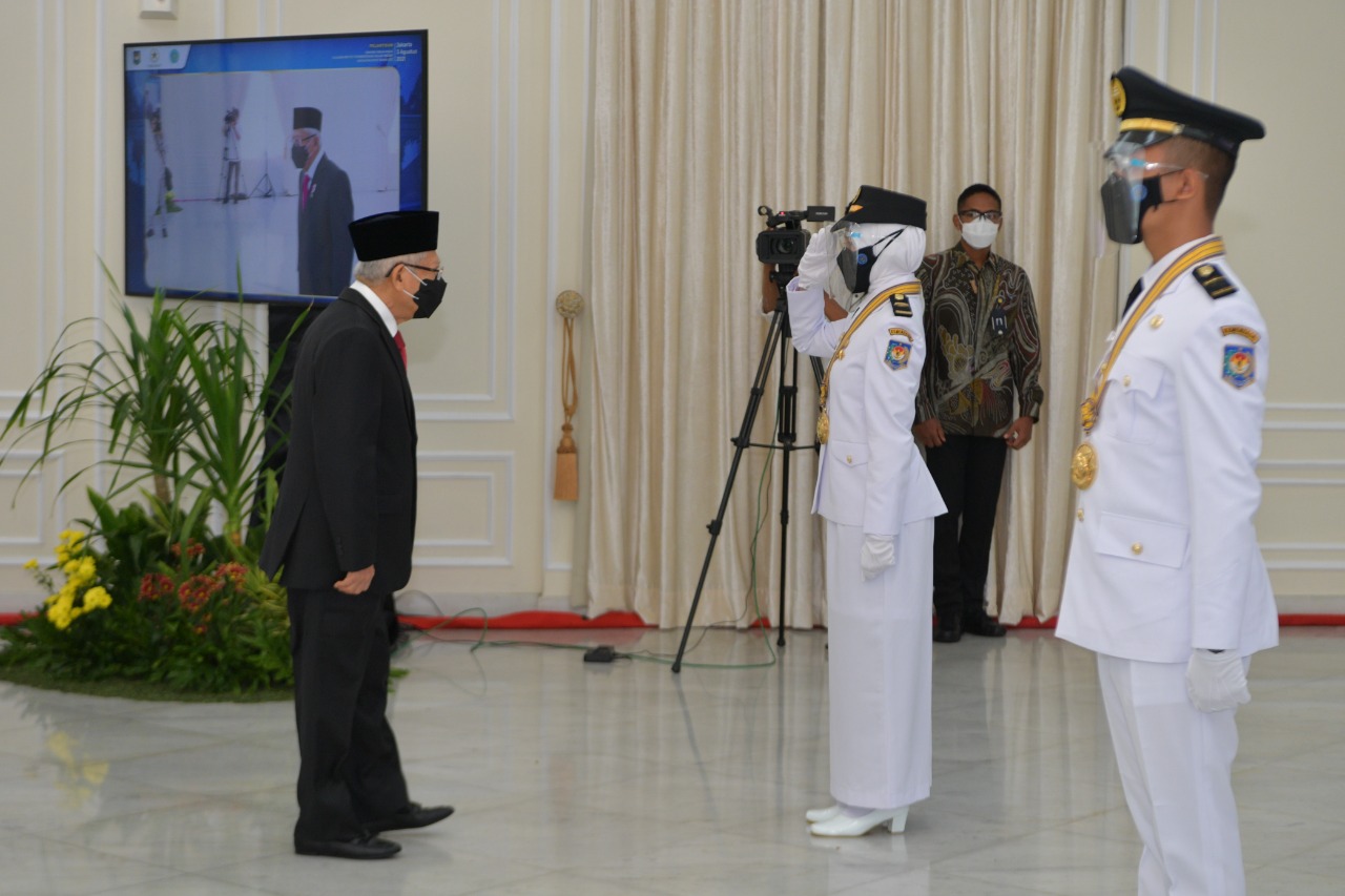Wakil Presiden Ma'ruf Amin saat melantik pamong praja di Istana Presiden, Selasa (3/8).