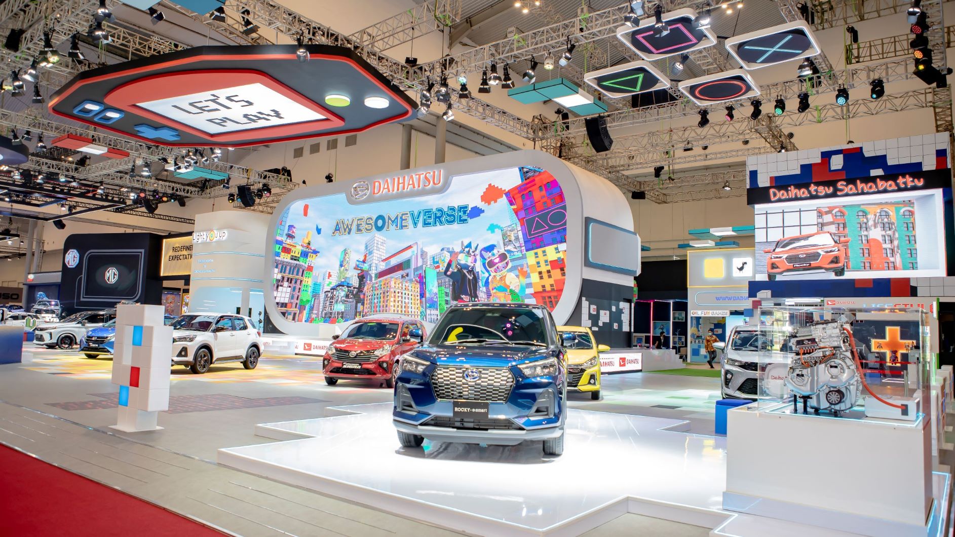 Daihatsu menampilkan Daihatsu Rocky HEV (Hybrid Electric Vehicle) di booth Daihatsu Hall 5A GIIAS. 