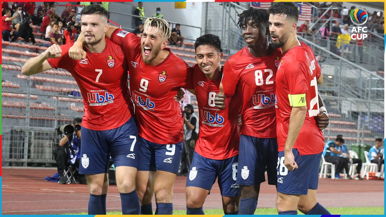 Pemain Kuala Lumpur (KL) City FC merayakan kemenangan atas PSM Makassar