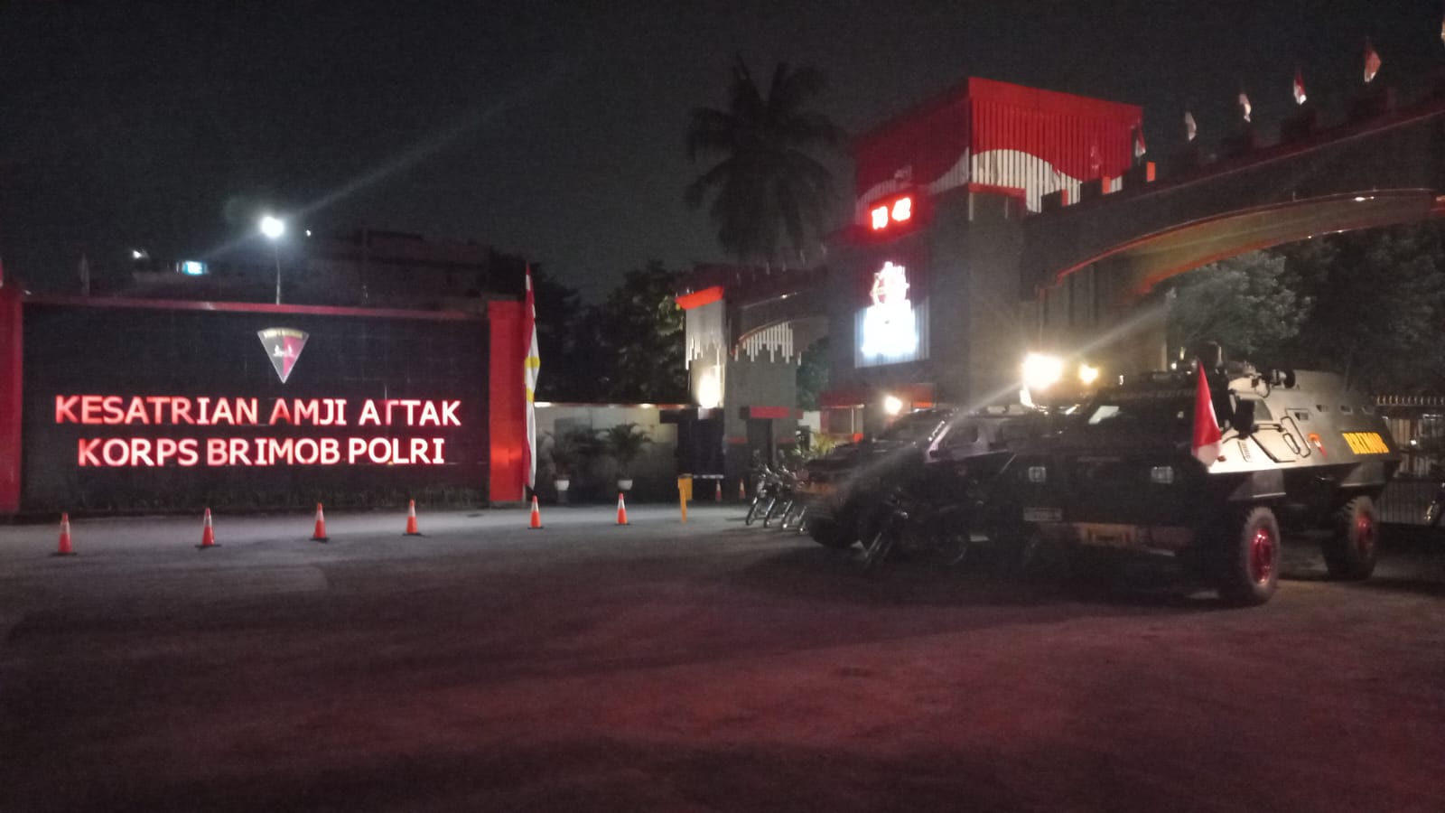 Suasana di depan Mako Brimob