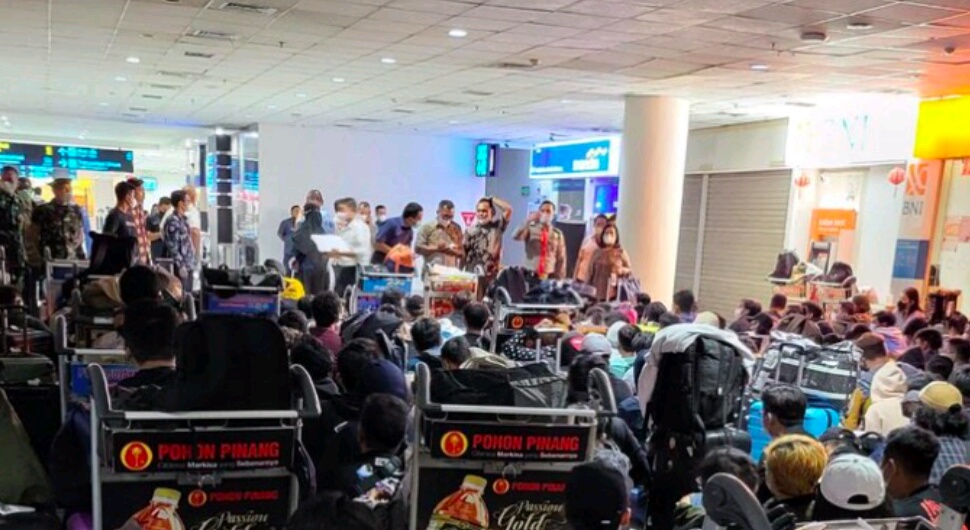 Sebanyak 212 orang calon pekerja migran Indonesia (PMI) diamankan di Bandara Kualanamu, Deli Serdang, Sumatera Utara. 