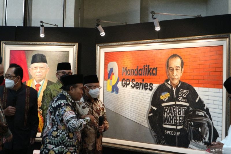 Wakil Presiden (Wapres) Ma'ruf Amin membuka pameran lukisan karya pelukis Firdaus Alamhudi bertajuk 