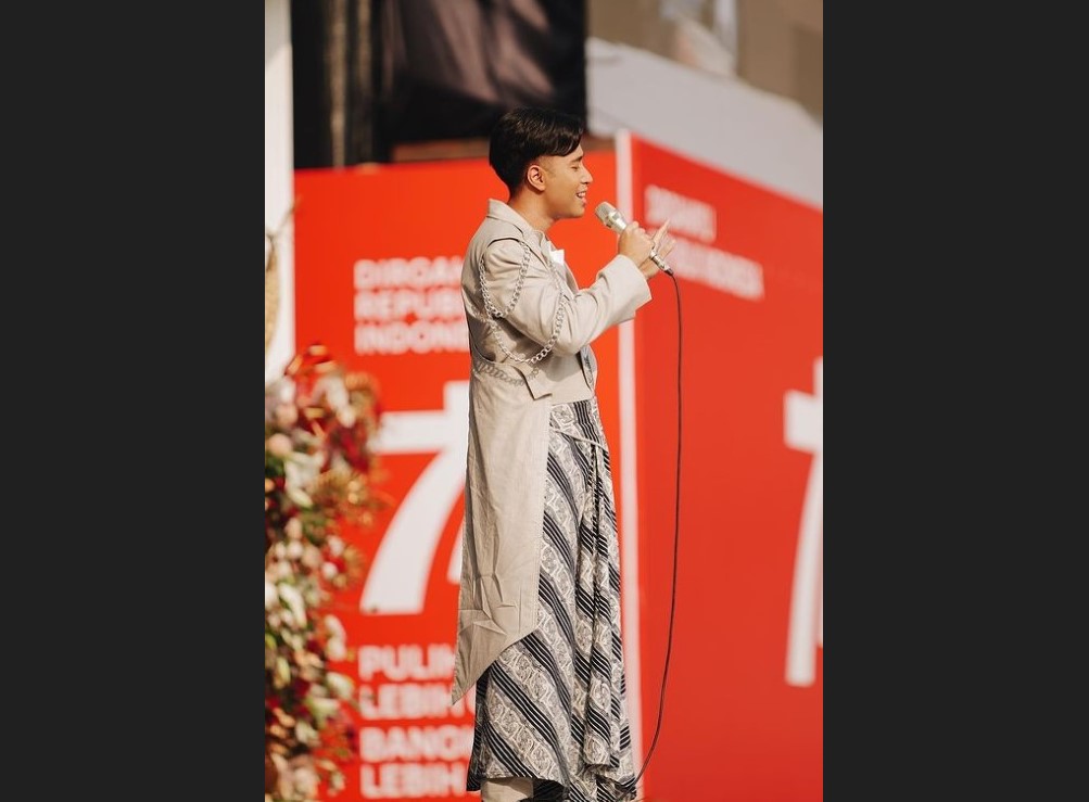 Penyanyi Vidi Aldiano saat tampil di Istana Negara di peringatan HUT Kemerdekaan RI.