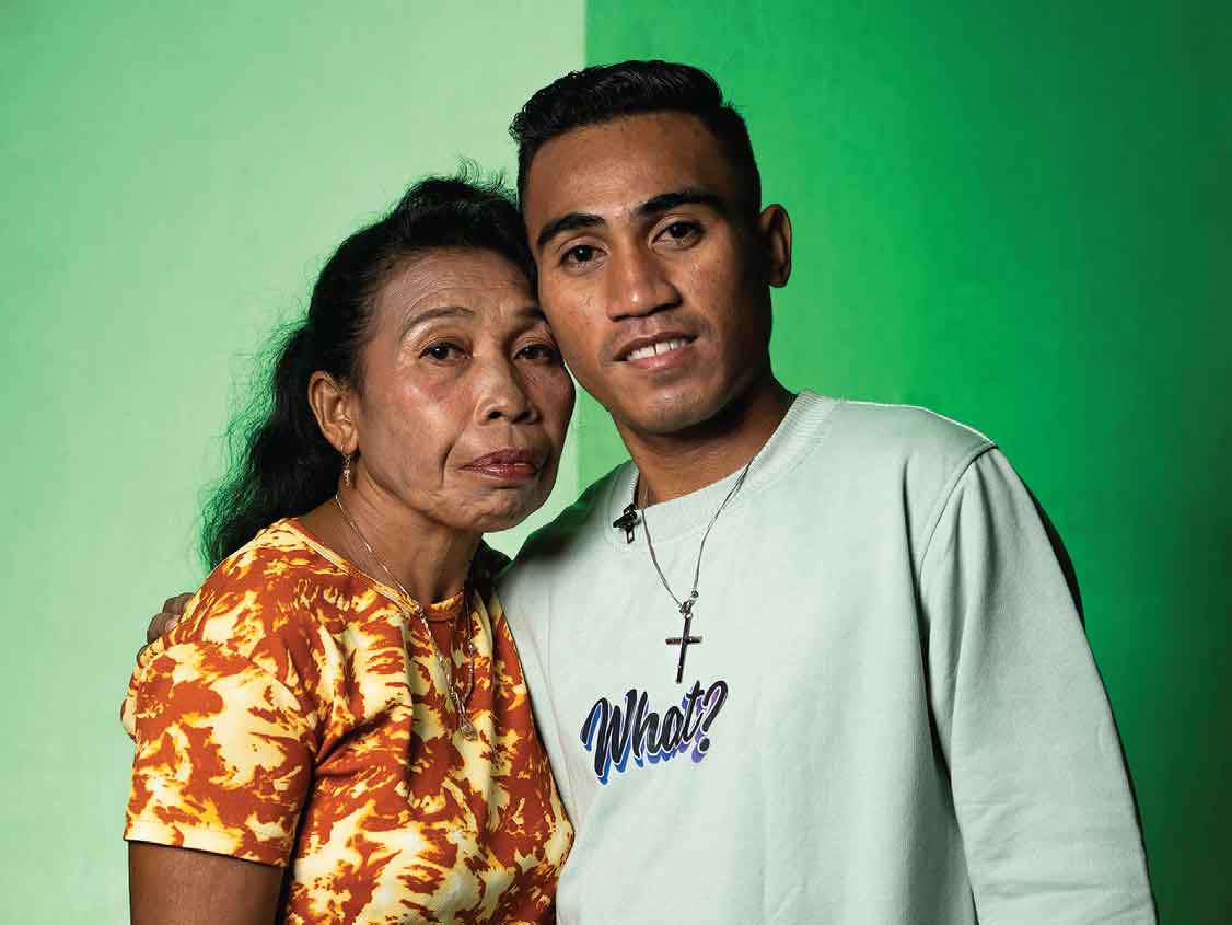 REINHARD DAN DEIBY SELVIA BIRA: Suara Merdu Pengantar Pertemuan