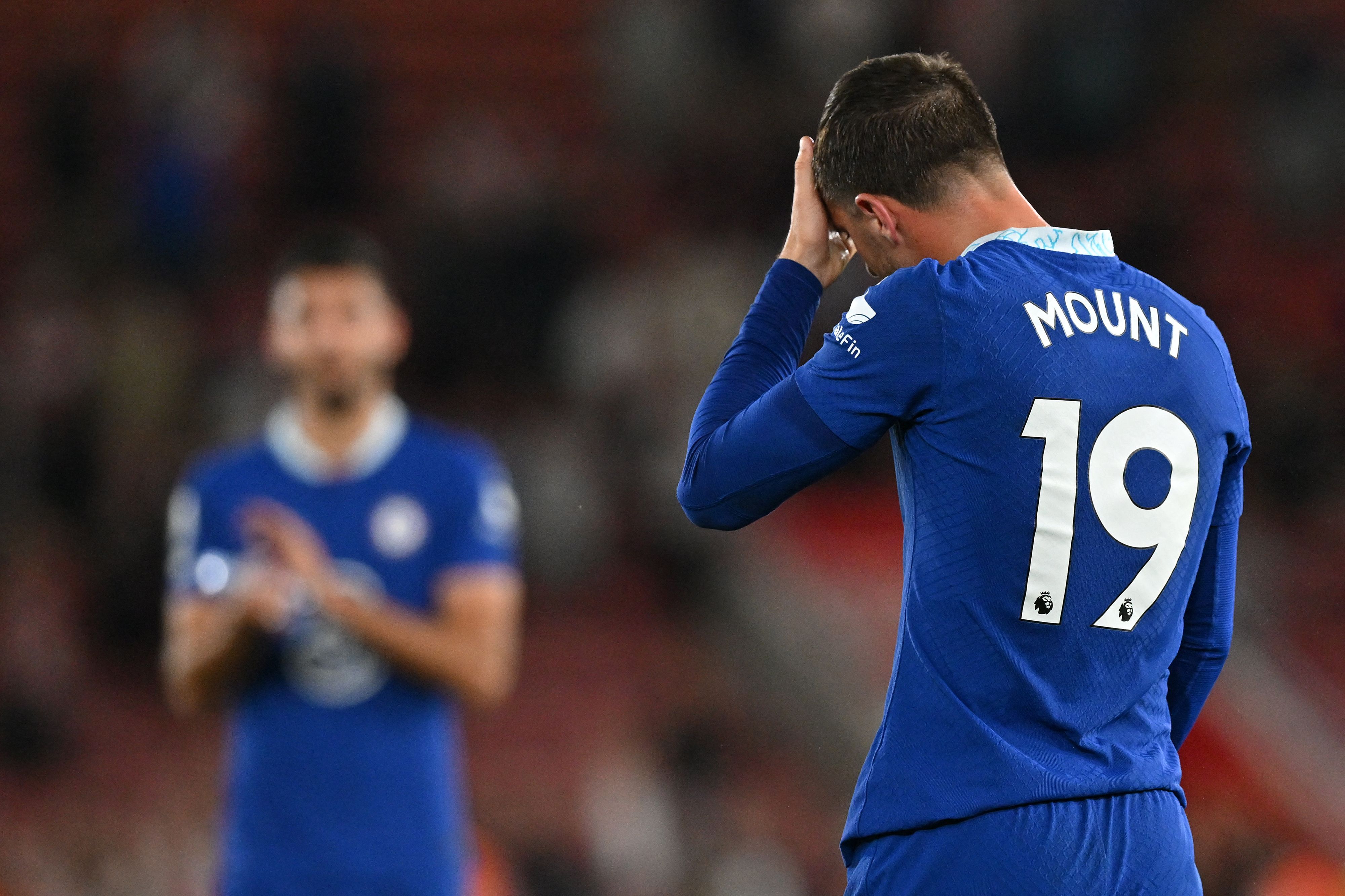 Gelandang Chelsea Mason Mount bereaksi usai laga Liga Primer Inggris di kandang Southampton.