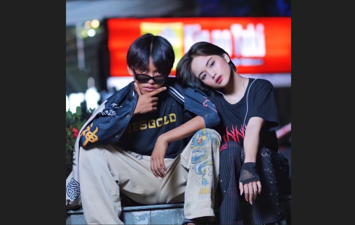 Roy (kiri) dan Jeje Citayam Fashion Week