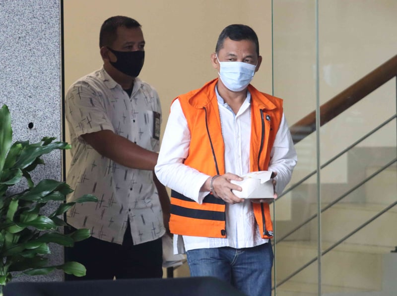 Mantan Wali Kota Cimahi Ajay Muhammad Priatna (rompi tahanan) 