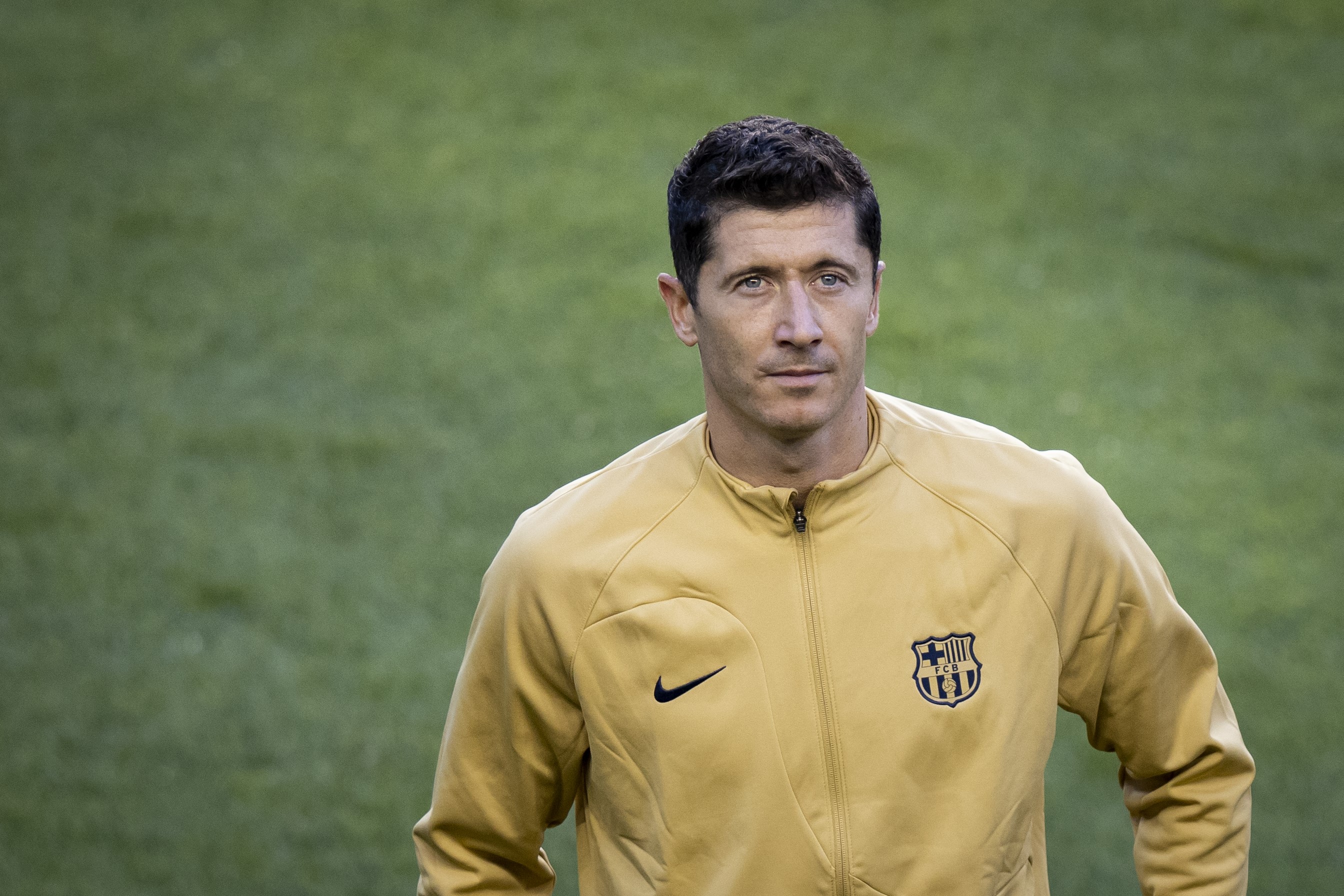 PENYERANG anyar Barcelona Robert Lewandowski