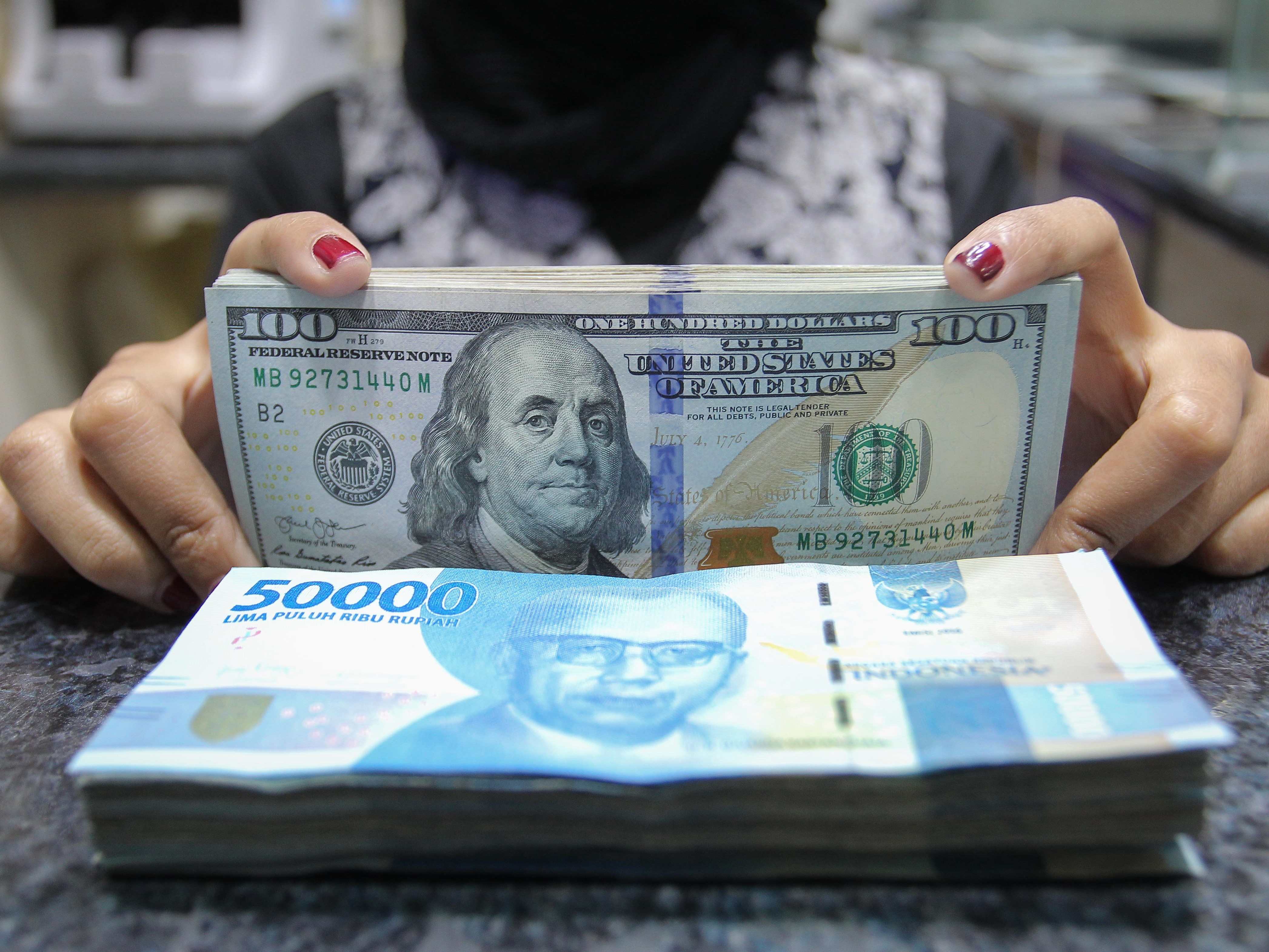 Rupiah Menguat Didorong Inflasi AS Menurun
