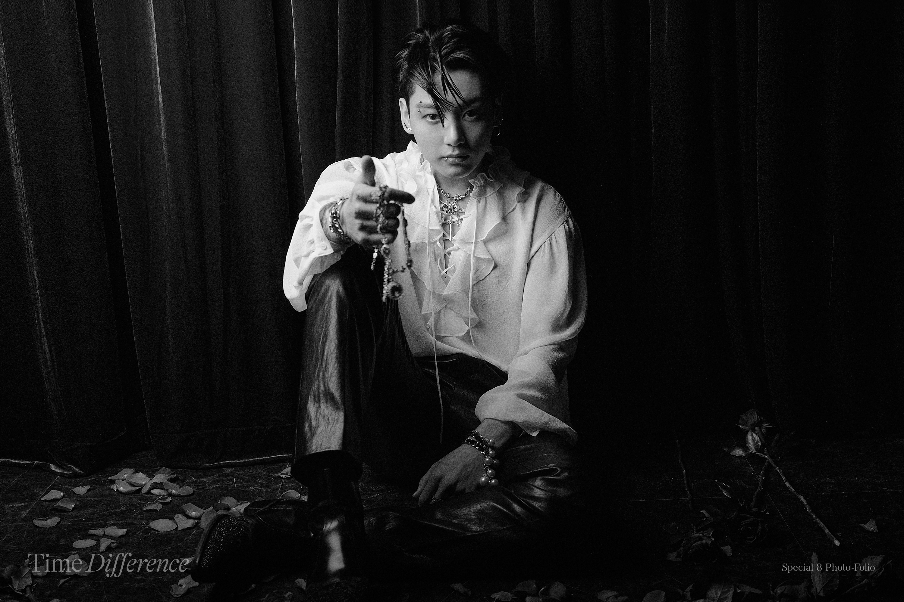 Salah satu foto dari proyek foto BTS pertama yang menampilkan Jungkook.