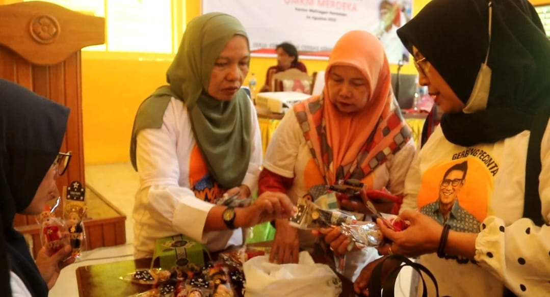 Bantu UMKM Tanah Datar Naik Kelas, Relawan Sandi Beri Tiga Pelatihan 