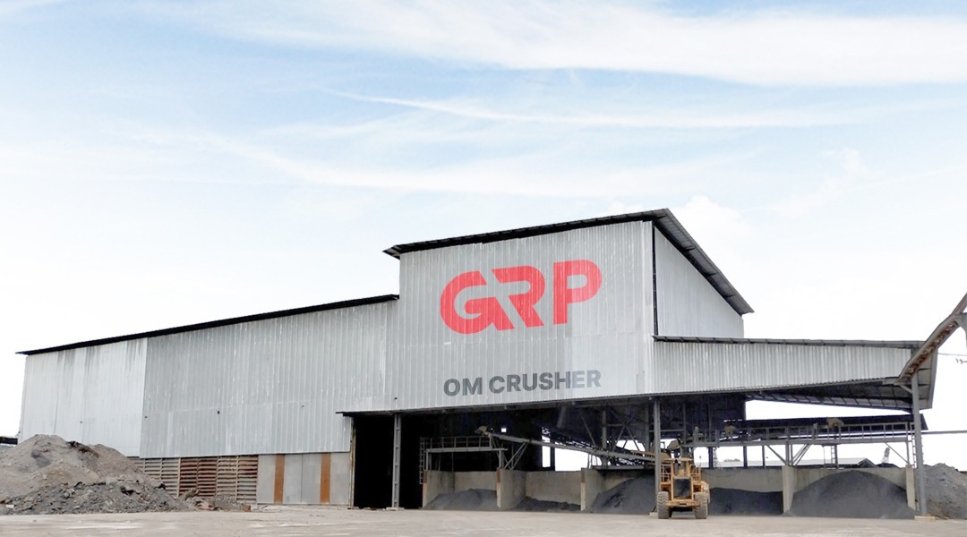 PT Gunung Raja Paksi, Tbk (GRP) berhasil mengolah limbah pabrik menjadi bernilai ekonomis