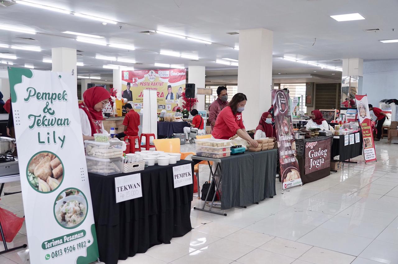 Jaringan Wanita Nusantara (Jawara) Sandi menggelar Pesta Rakyat di salah satu ikon Mall tertua di Bekasi yakni Mall Bekasi Junction, Kota Be