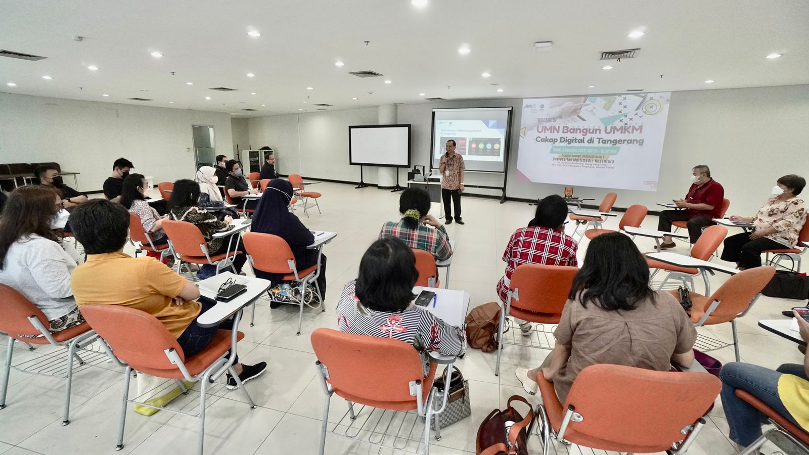 Program Pelatihan Cakap Digital UMN bagi UMKM