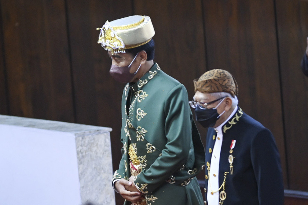 Presiden Jokowi didampingi Wapres Ma'ruf Amin saat menghadiri sidang tahunan di Kompleks Parlemen.