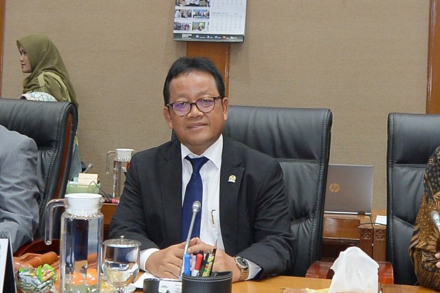 Ketua Komisi VII DPR RI Sugeng Suparwoto.