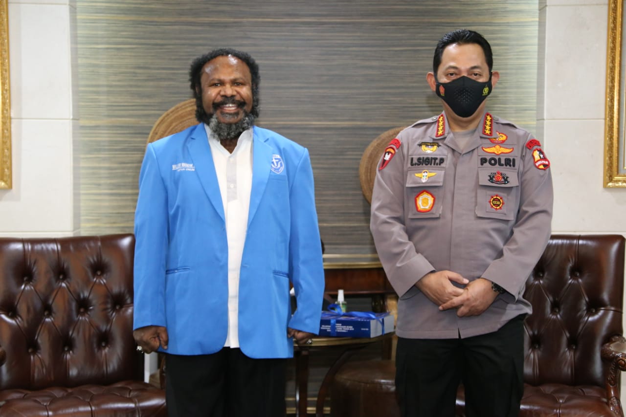 Ketua Umum DPP GAMKI Willem Wandik saat bertemu Kapolri Jenderal Listyo Sigit Prabowo, beberapa waktu lalu