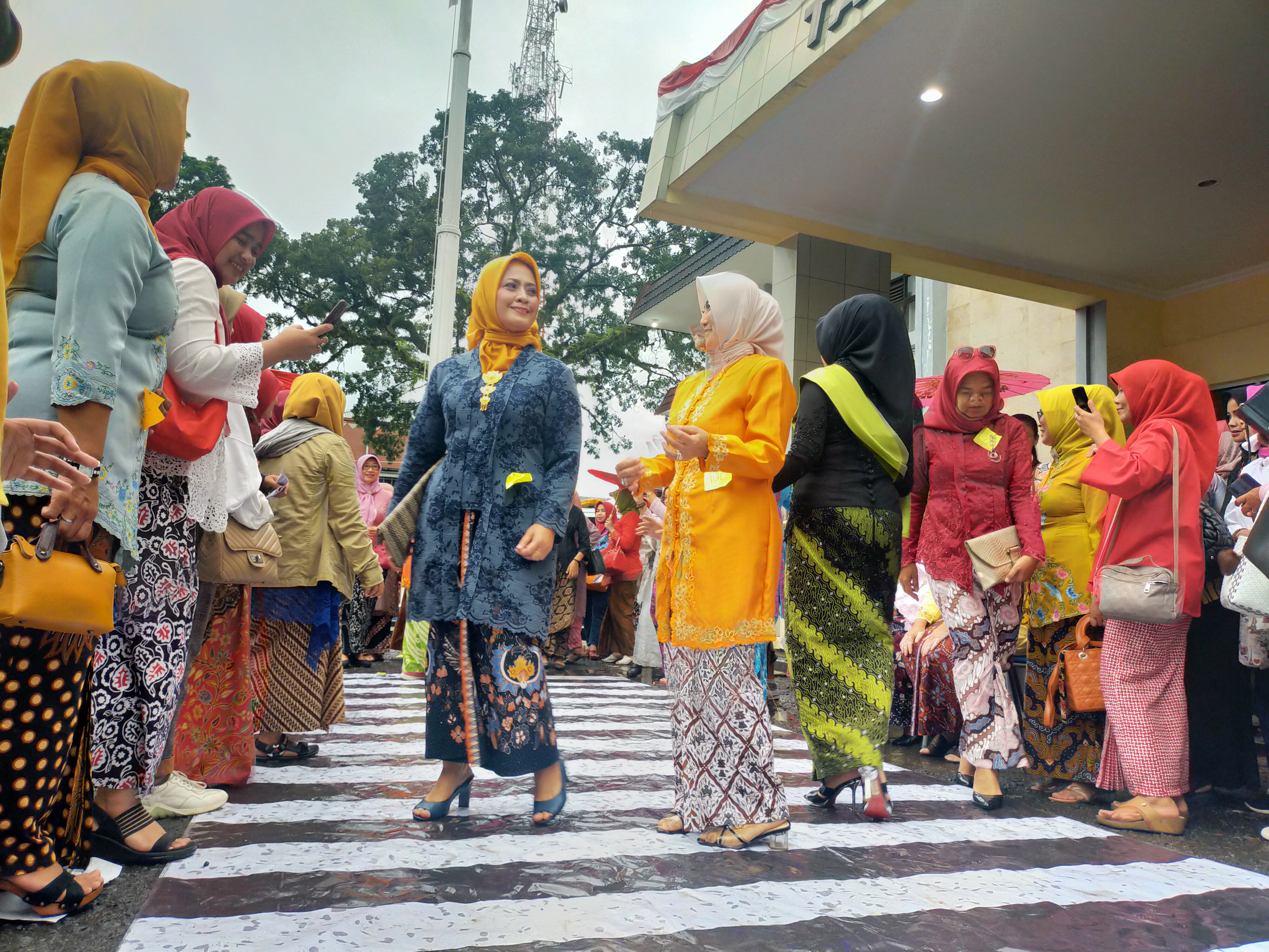 Tasikmalaya Fashion Week Kampanyekan Kebaya Goes to UNESCO