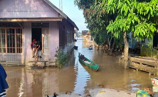 Banjir di Kecamatan Katingan Tengah, Kalteng yang terjadi sejak 5 Agustus, kini mulai  surut, Rabu (10/8)