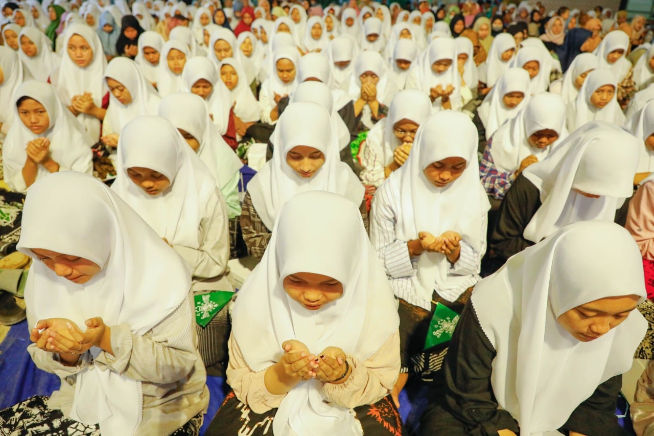 Santri di Cirebon mendoakan Ganjar Pranowo