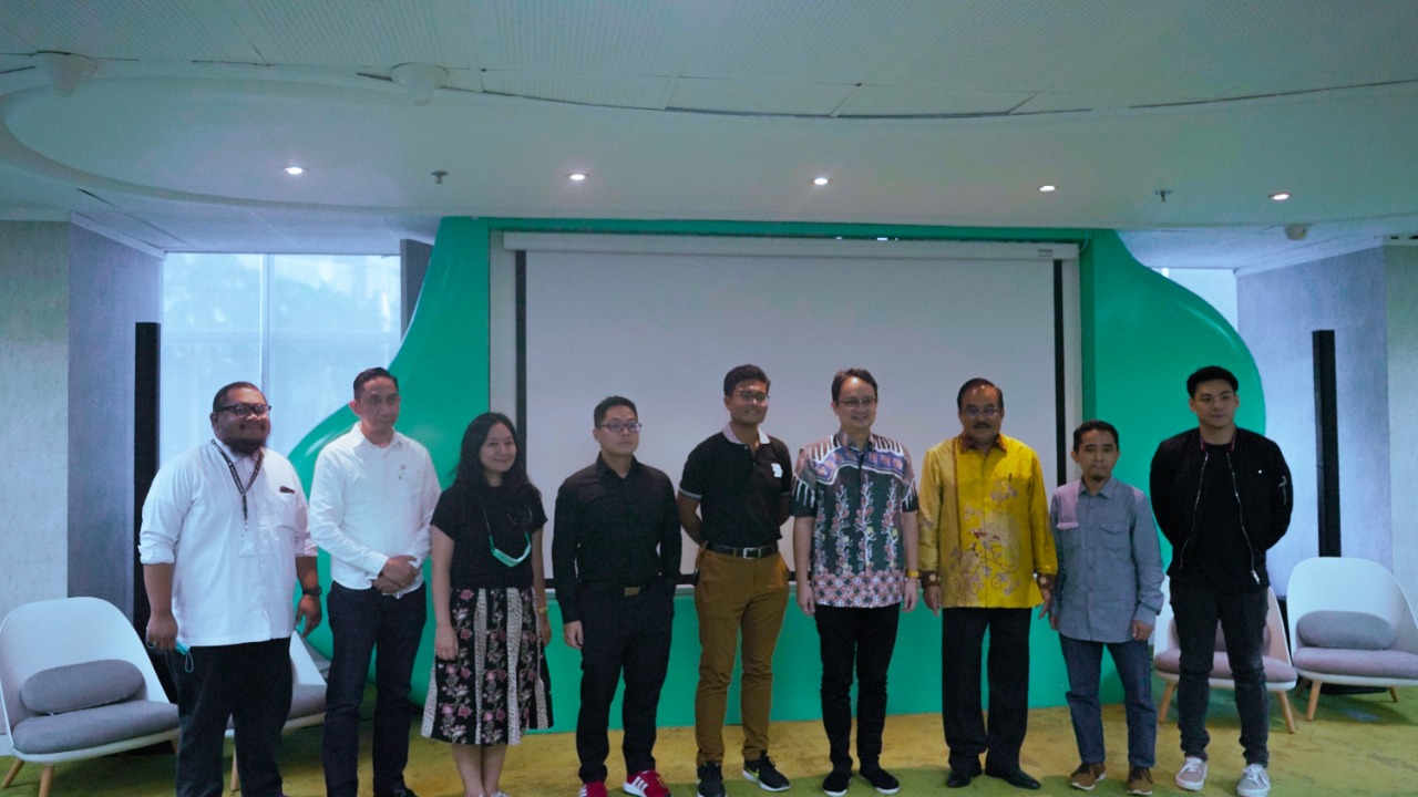 Wakil Menteri Perdagangan Jerry Sambuaga menghadiri saat sof launching Broaden Creative di Tangerang.
