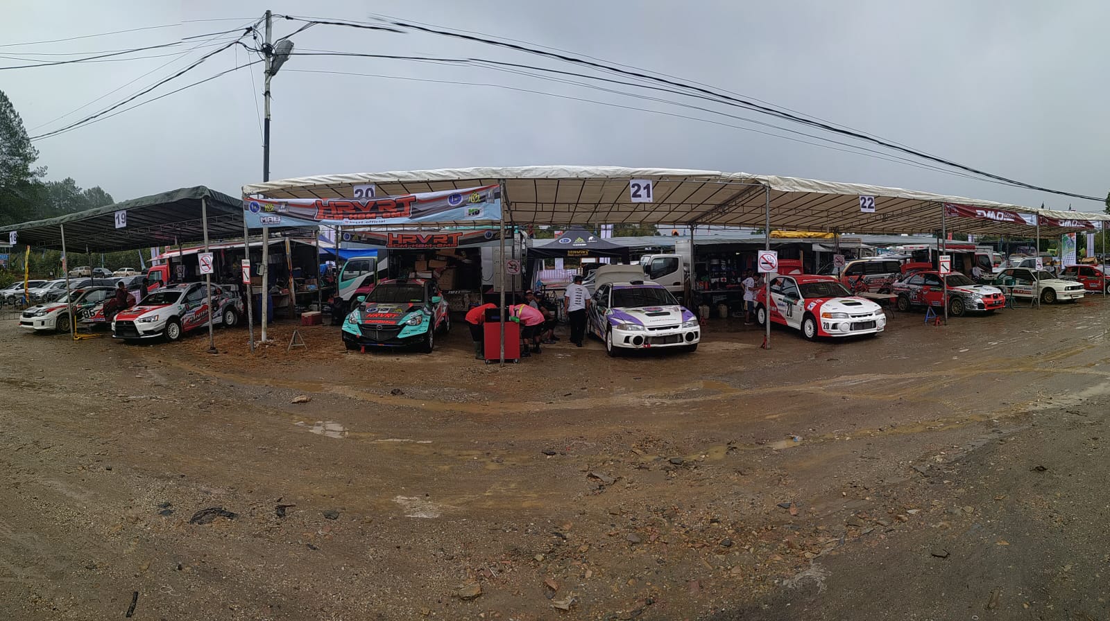 Persiapan menjelang Reli Danau Toba yang akan berlangsung pada 5-7 Agustus di Aek Nauli, Parapat, Sumatra Utara.