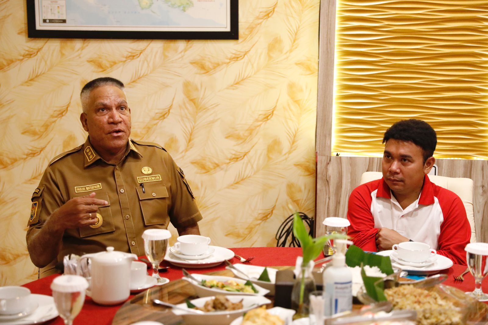  Pejabat Gubernur Papua Barat, Paulus Waterpauw dan Bupati Kabupaten Manokwari, Hermus Indou.