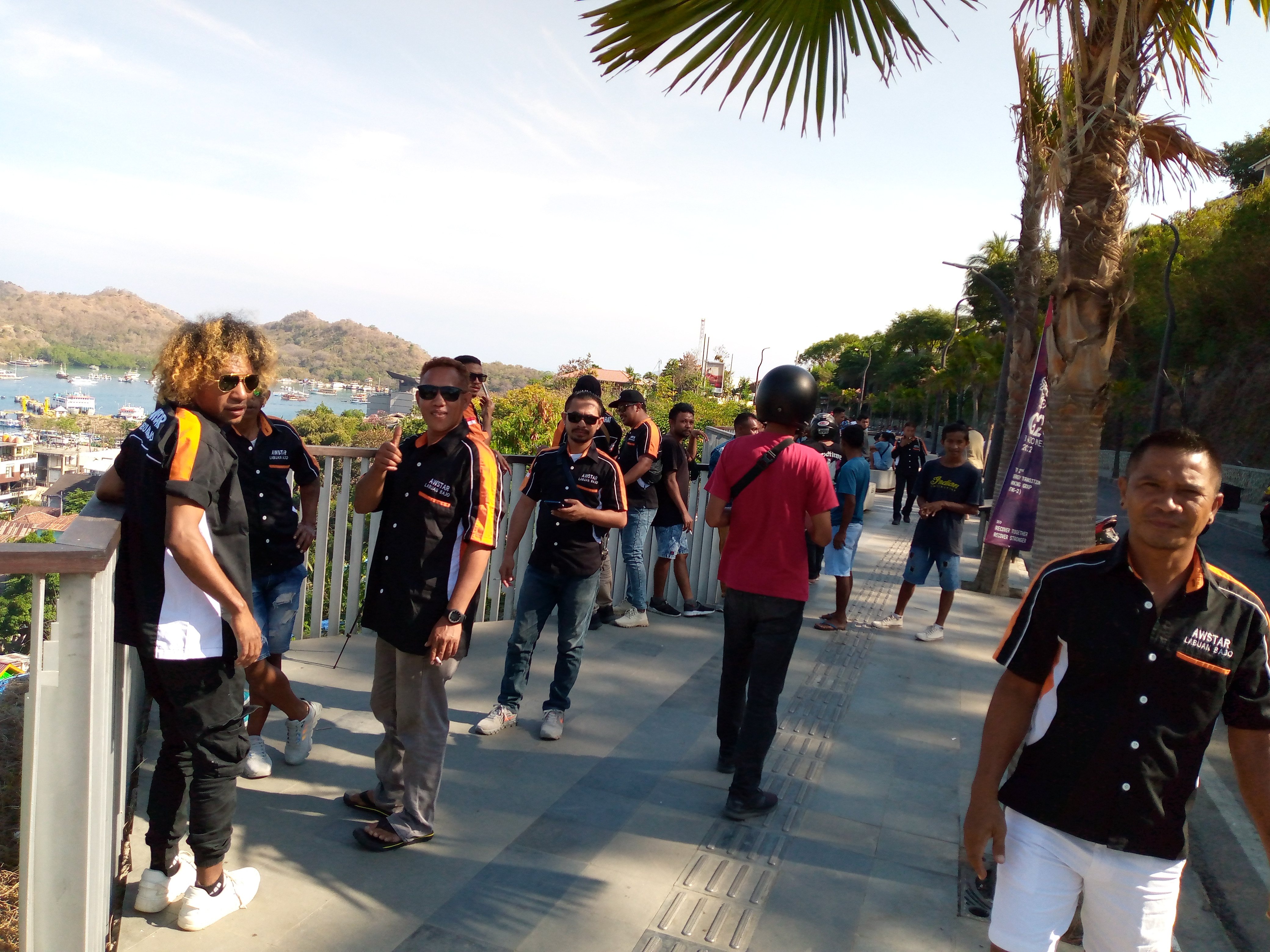 Para pelaku pariwisata di Labuan Bajo mogok kerja sebagai aksi protes terhadap penaikan tarif masuk ke kawasan wisata Pulau Komodo.