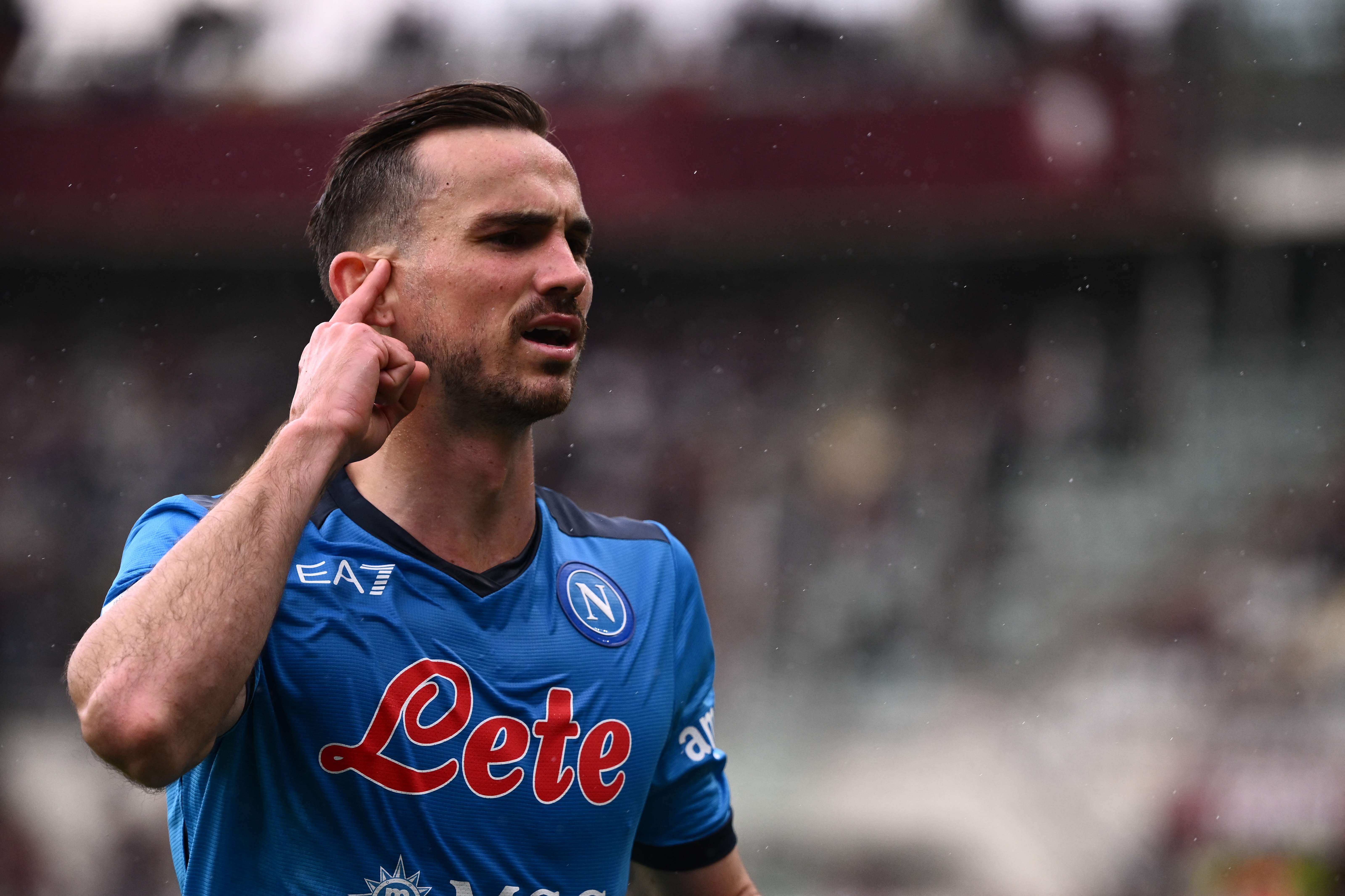 Gelandang asal Spanyol yang bermain untuk Napoli Fabian Ruiz dikabarkan sudah mencapai kesepakatan pribadi dengan Paris Saint Germain.