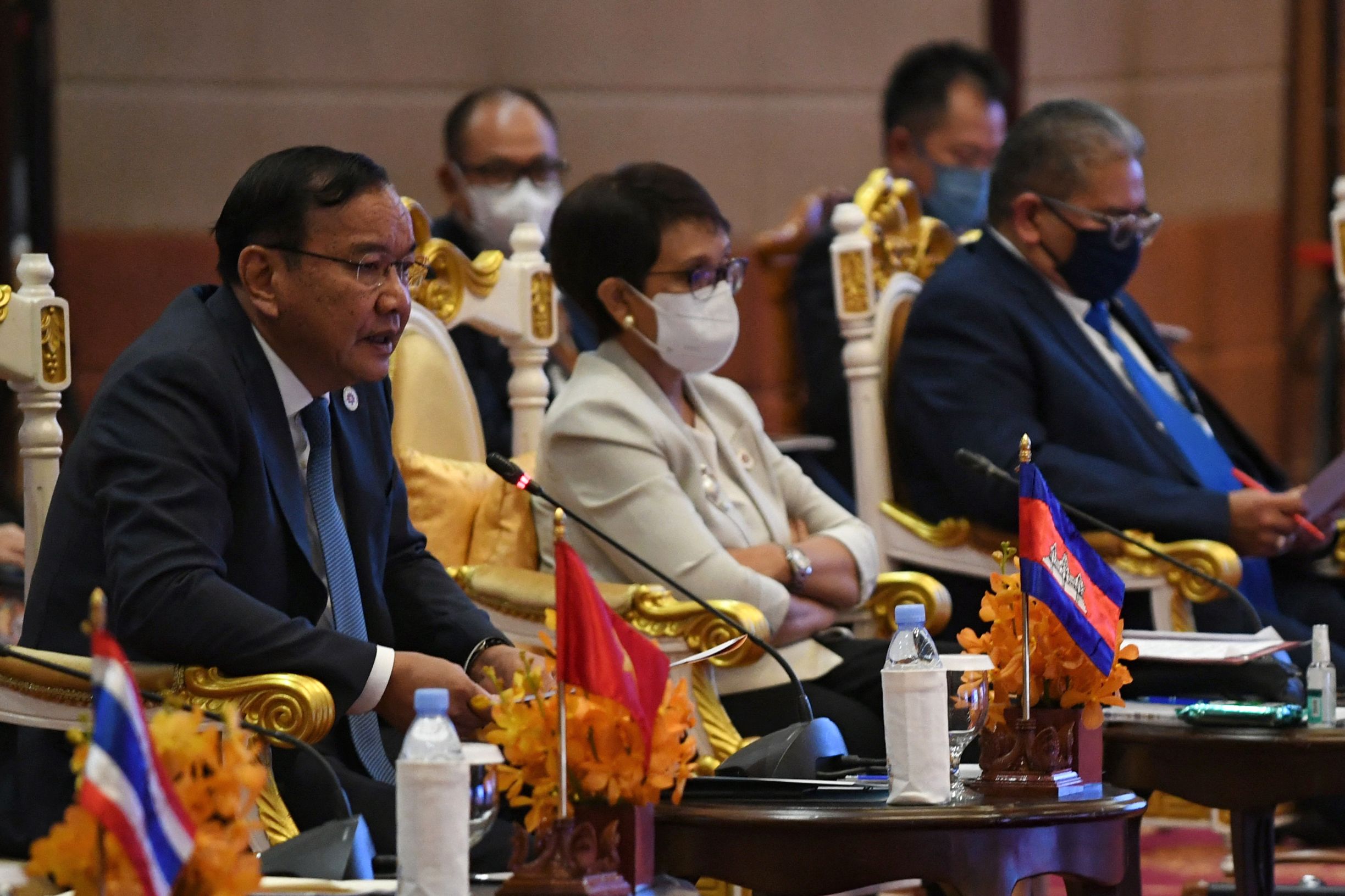 Sejumlah menlu negara anggota ASEAN melakukan pertemuan di Phnom Penh, Kamboja.