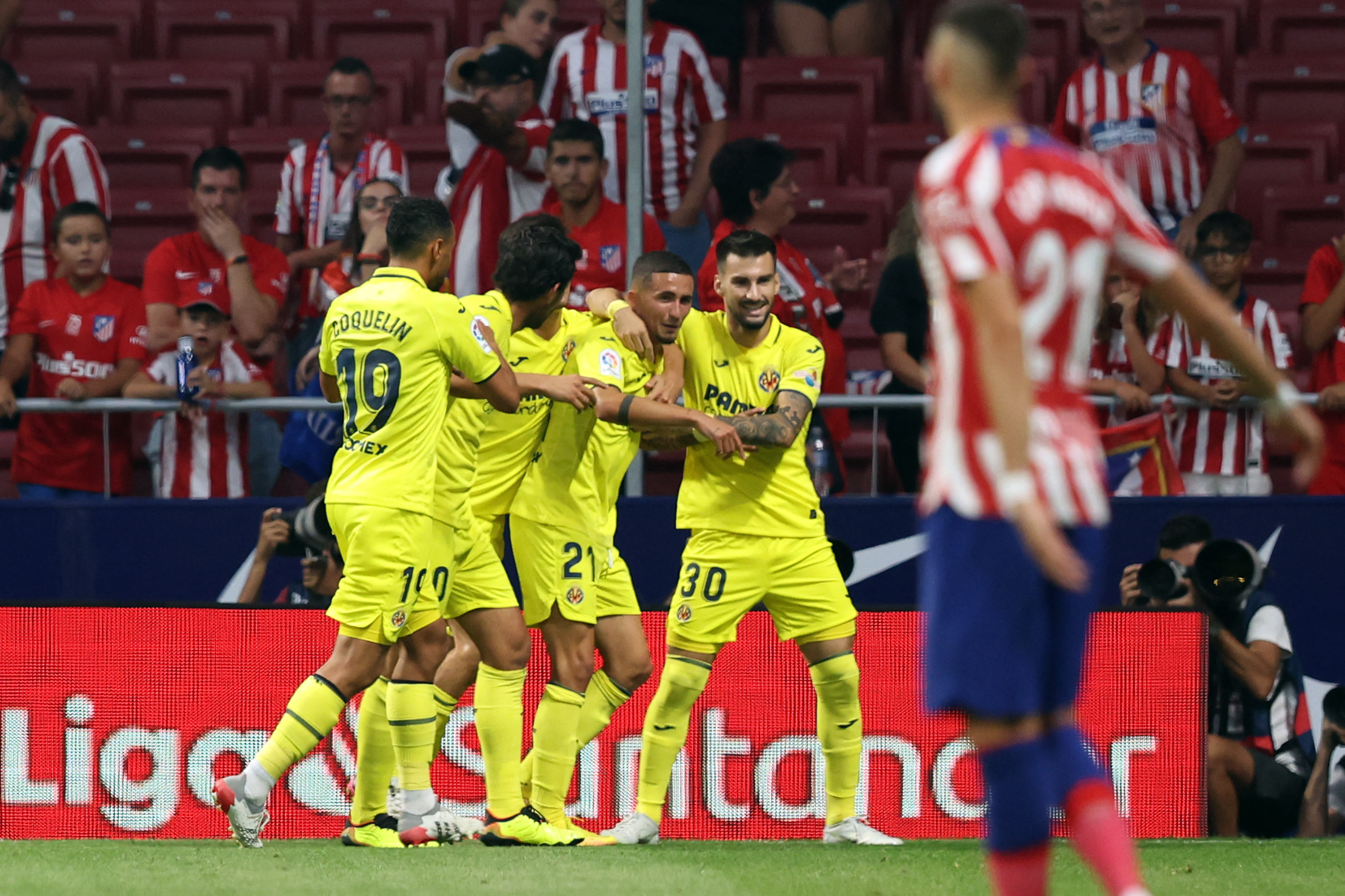 Para pemain Villarreal melakukan selebrasi usai mencetak gol ke gawang Atletico Madrid di laga La Liga.