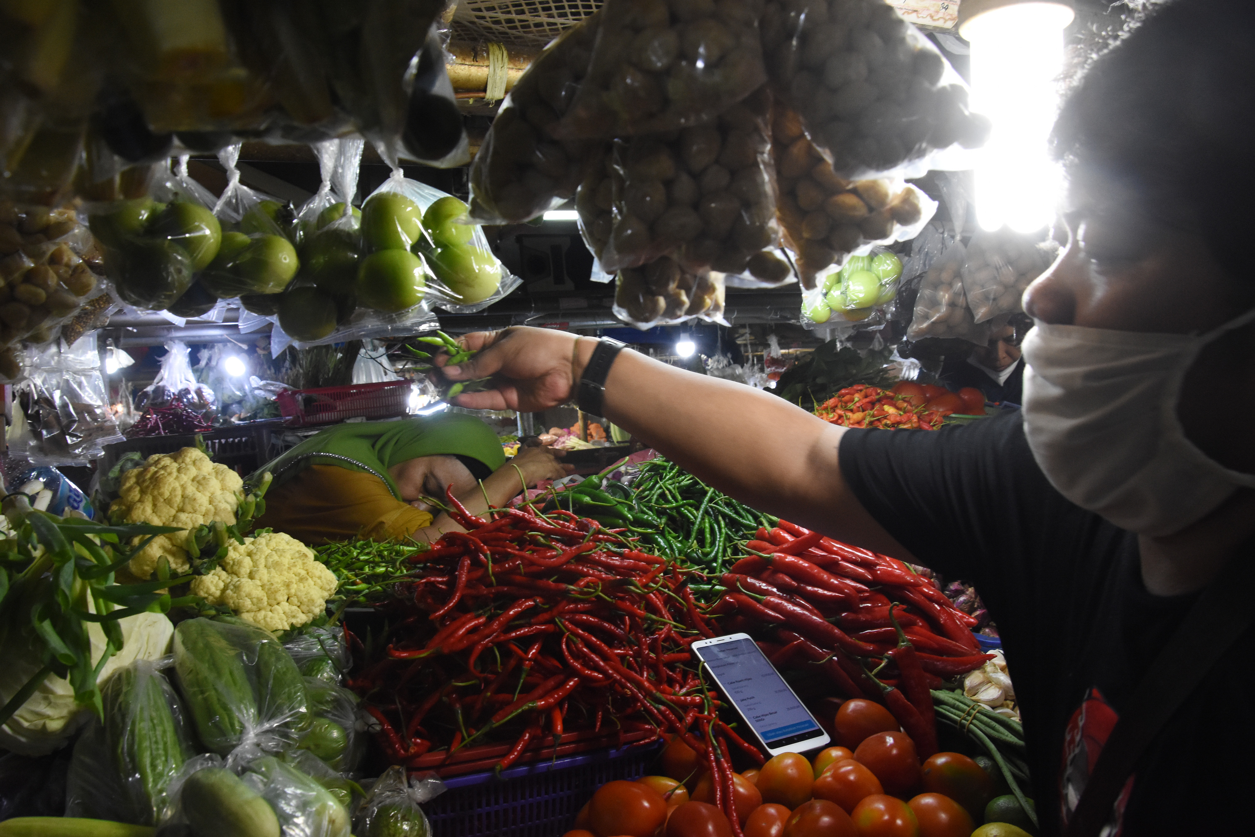 Harga cabai rawit di Provinsi Bangka Belitung masih tinggi, satu kilogramnya Rp97 ribu, Minggu (14/8)