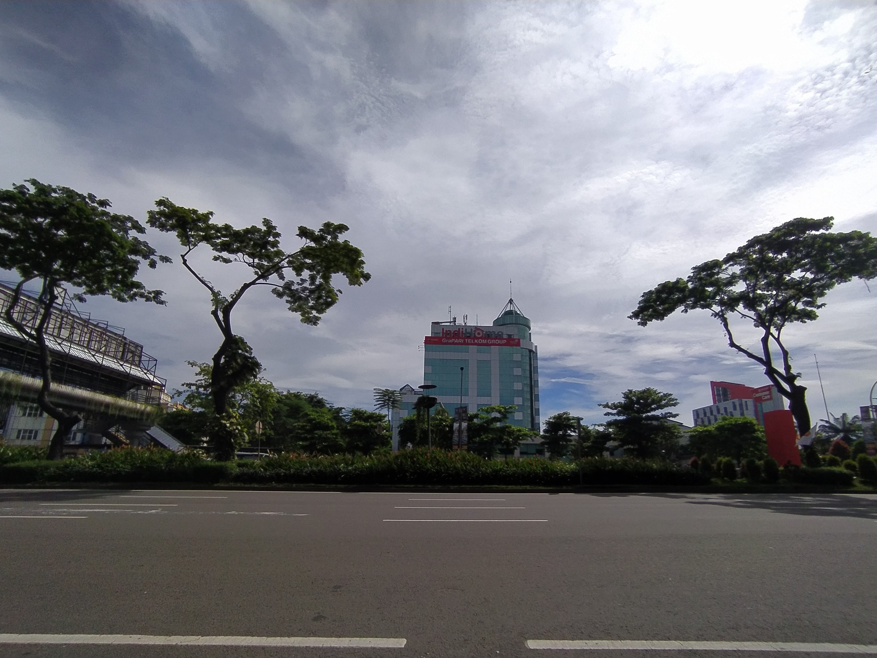 Gedung Telkom, Grapari, Indihome.  