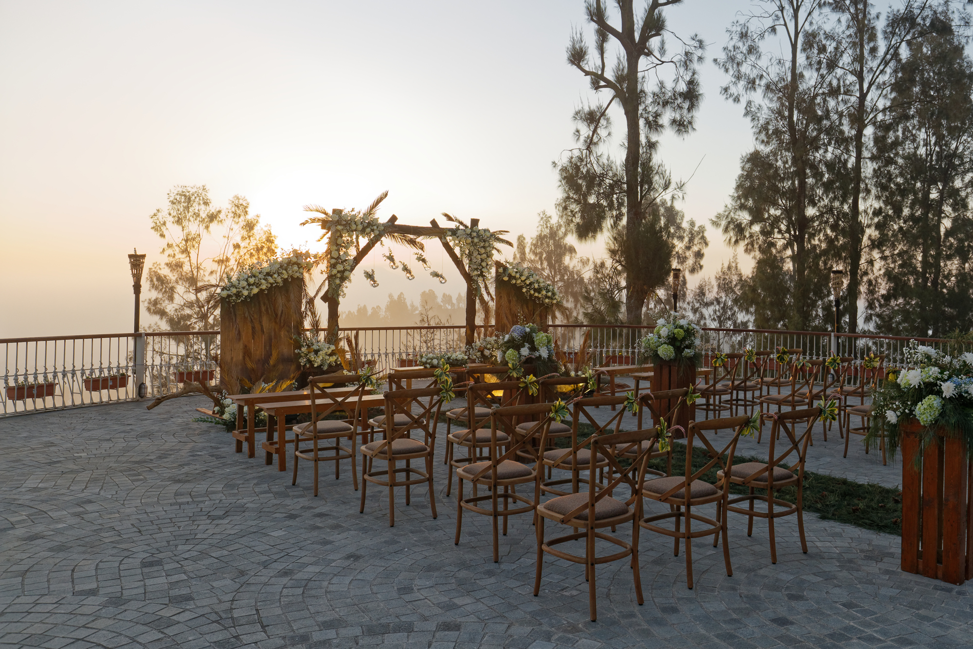 Ilustrasi pernikahan di Plataran Indonesia