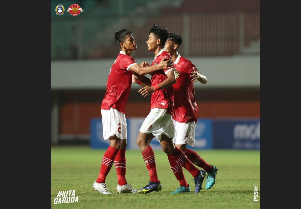 Pemain timnas U-16 Arkhan Kaka Putra Purwanto (tengah)