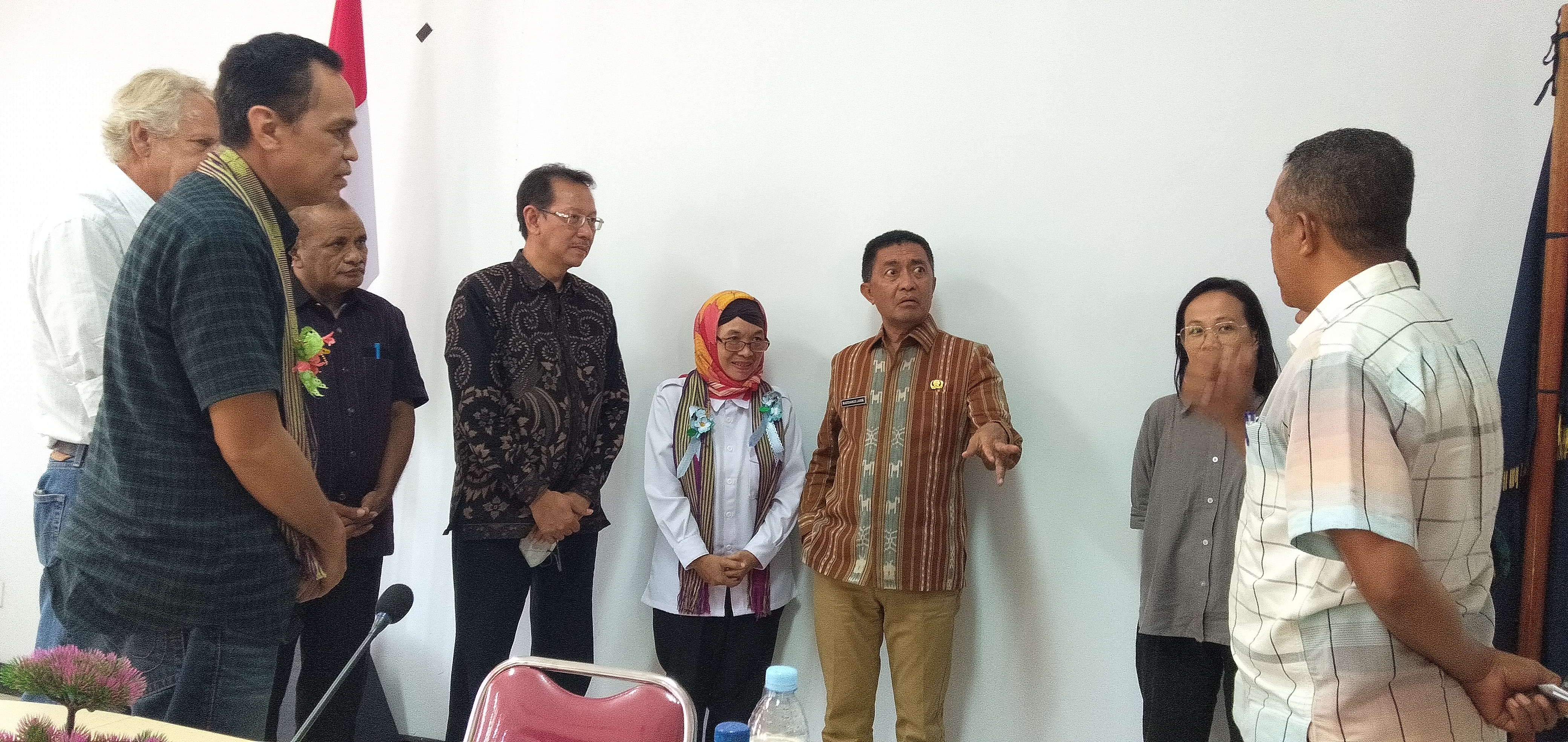 Pj Bupati Lembata, Nusa Tenggara Timur, Marsianus Jawa berdialog dengan para calon investor