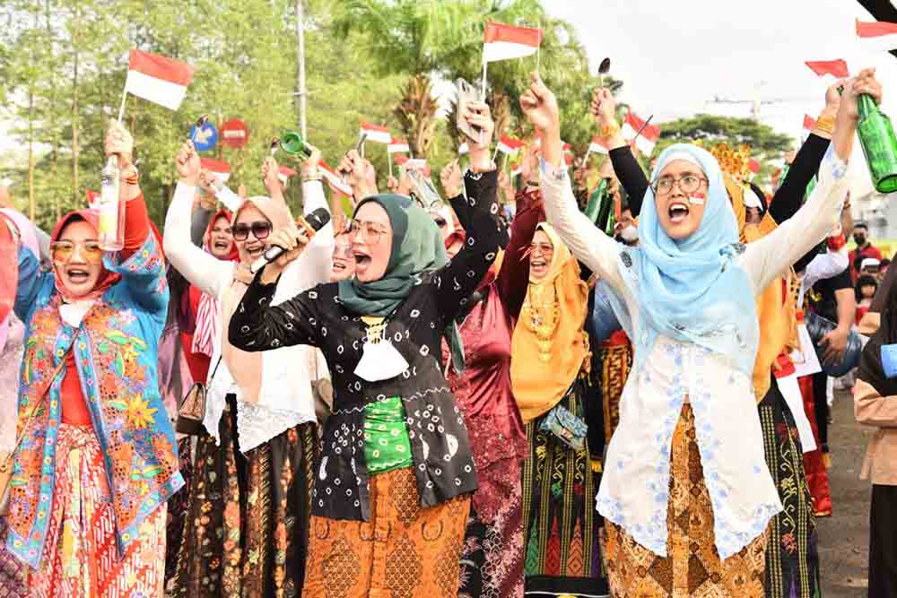 Aktivitas warga Grand Wisata meriahkan HUT ke 77 RI.