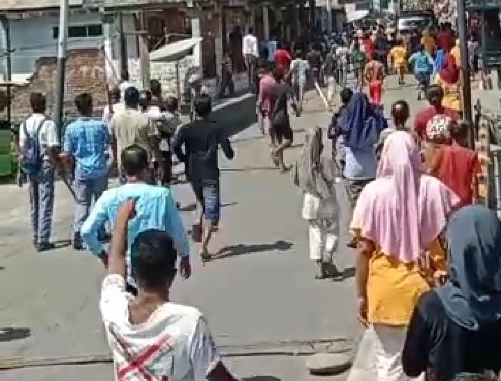 Tangkapan layar video bentrokan antarsuporter di Flores Timur.