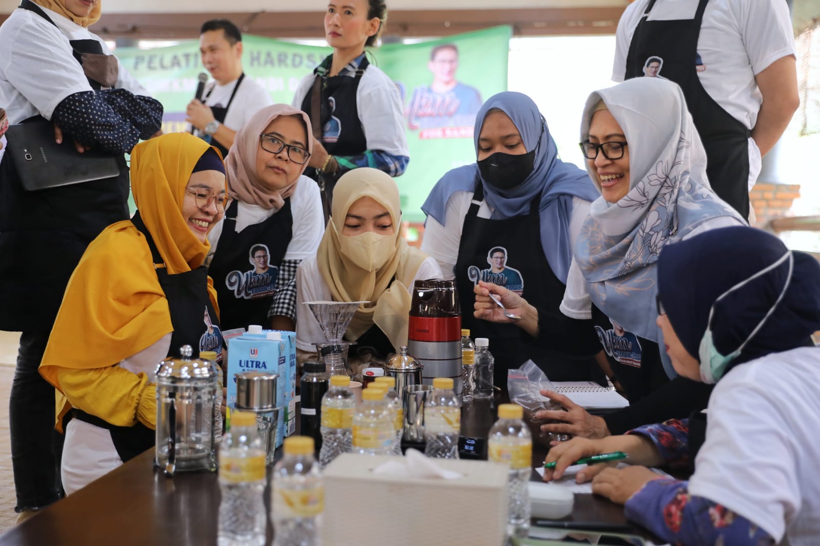 UMKM Smak-Emak for Sandiaga Uno gelar pelatihan olahan kopi di Depok