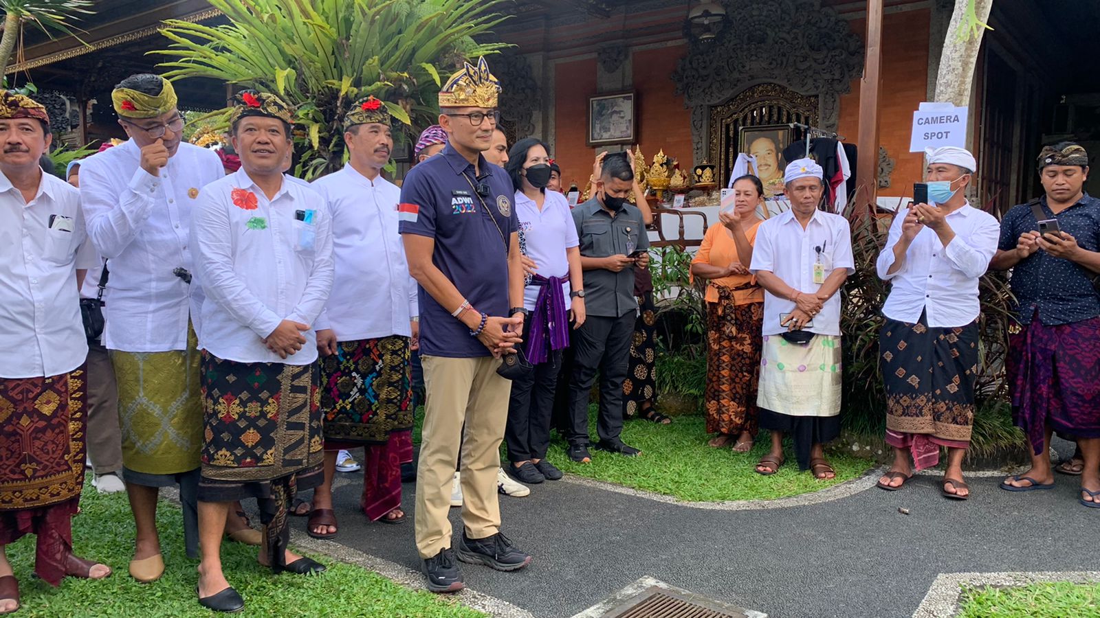 Menparekraf Sandiaga Uno mengunjungi Desa Wisata Undisan di Kabupaten Bangli, Bali.