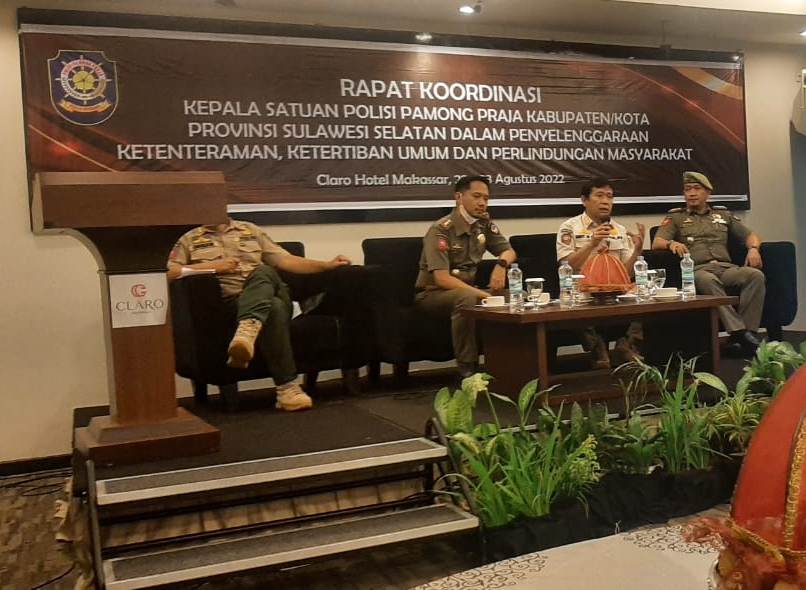 Rakornas dan HUT ke-73 Satpol PP (Pamong Praja) dan HUT ke-61 Satlinmas di Makassar, Sulsel. 