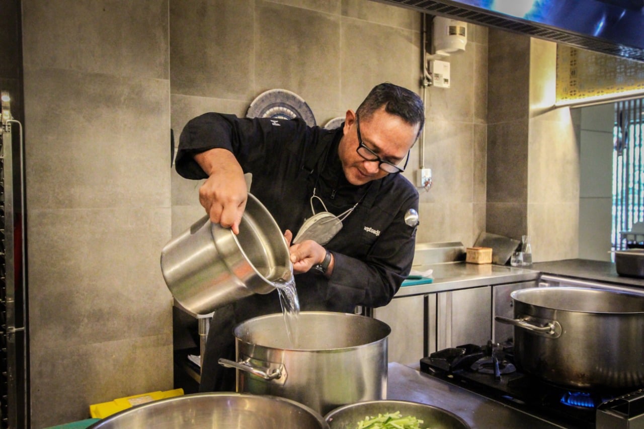 Master Chef Degan Septoadji, salah satu chef berbakat Indonesia dalam rangka melestarikan kekayaan warisan kuliner Indonesia.