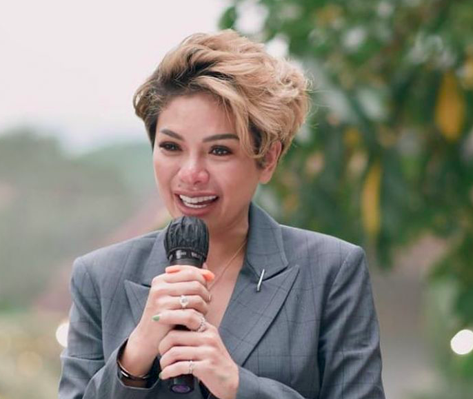 Artis Nikita Mirzani terseret kasus pencemaran nama baik.